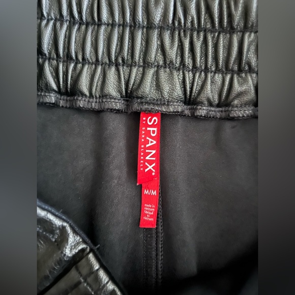 SPANX Women’s Faux Leather Jogger Black - Size Medium - Picture 5 of 9